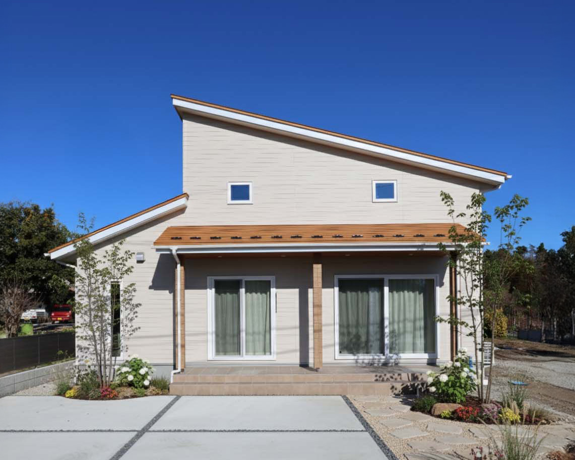 平屋みたいに暮らせる、見守りキッチンのある半平屋の家