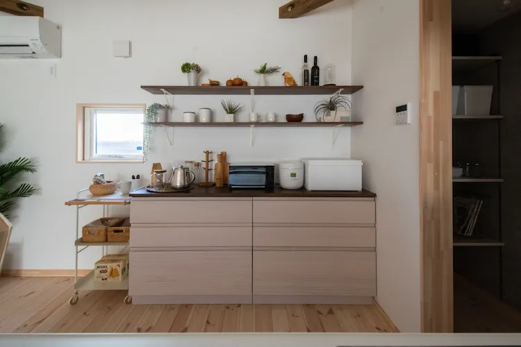 自然光の明るく伸びやかな空間