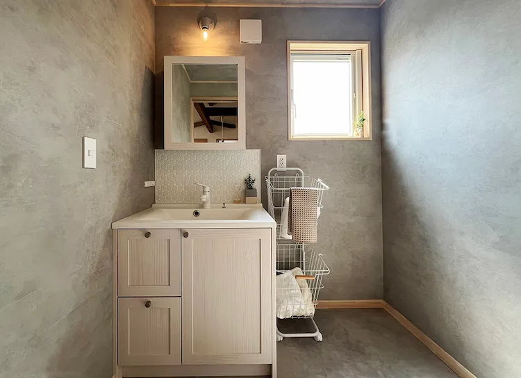 階段下の書斎コーナー